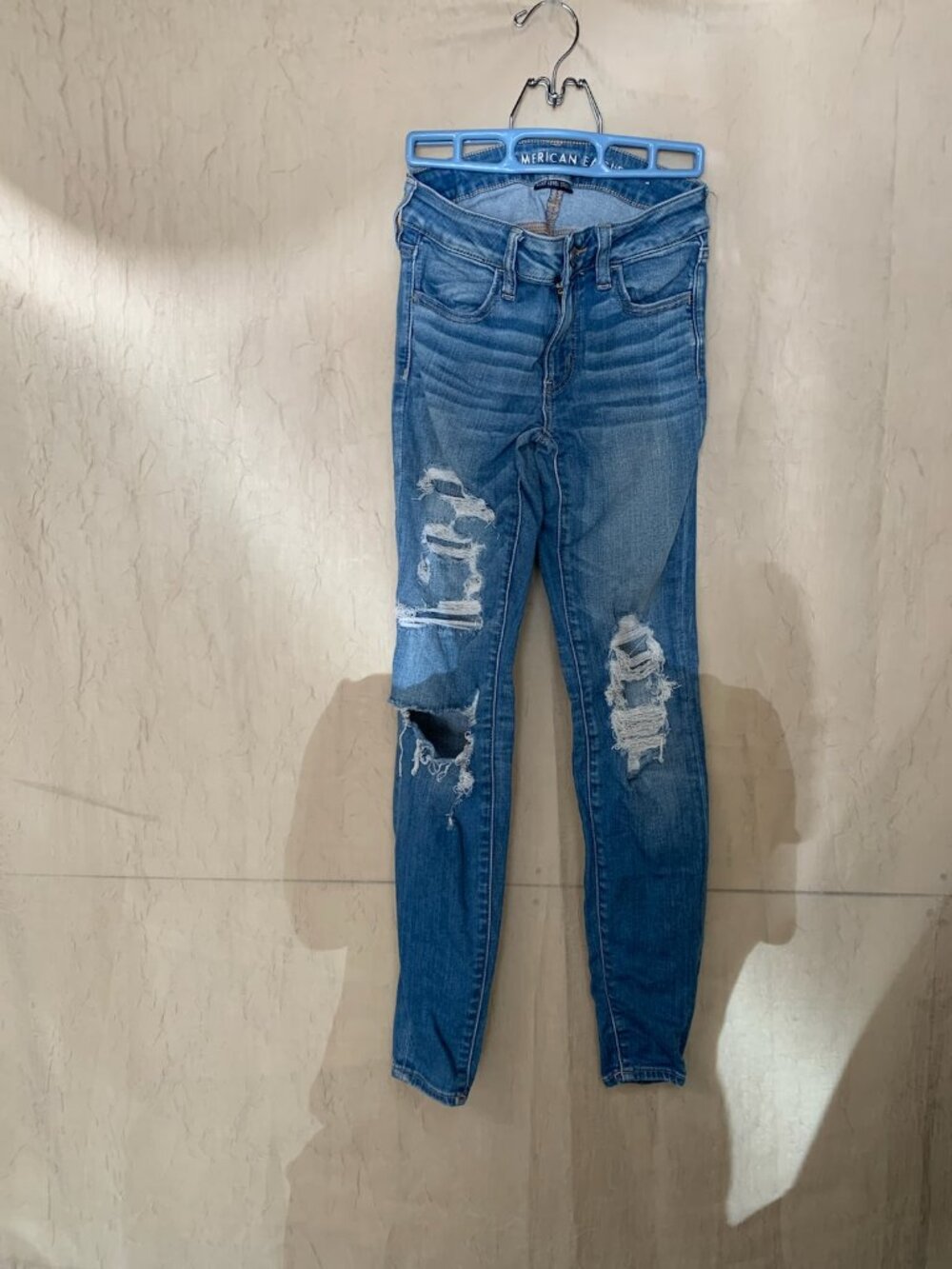 AMERICAN EAGLE
